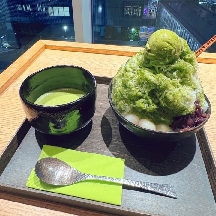 なで